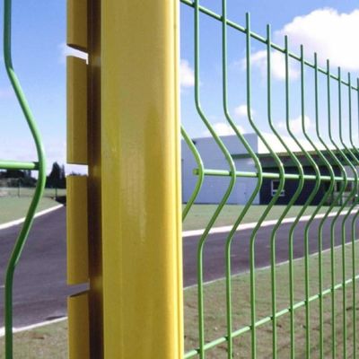 Uitdoor decoratieve warm gedompelde gegalvaniseerde gebogen gelaste draad 3D mesh hek panelen