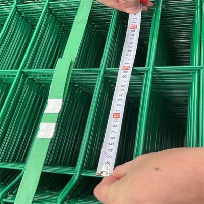 PVC-gecoat 3D gebogen gelast gaas hek Eco-vriendelijk 2m 2,5m Lengte
