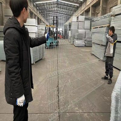 0.6m - 3.0m Hoogte gegalvaniseerd 3d gebogen hek voor speeltuin hek panelen