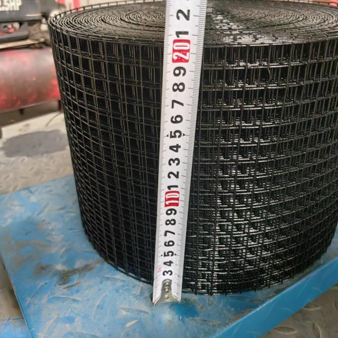 Zwart PVC bedekt gelast draad hek vierkant 1/2 gegalvaniseerd gelast draad gaas in rol 4