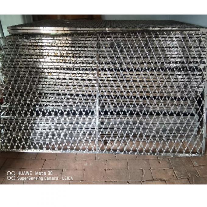 Bto-22 Gesweisd Barbed Razor Wire Mesh Voor Standard Gauge Single Line SGR Railway 0