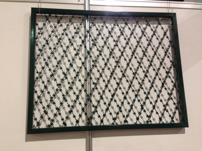 Bto-22 Gesweisd Barbed Razor Wire Mesh Voor Standard Gauge Single Line SGR Railway 3